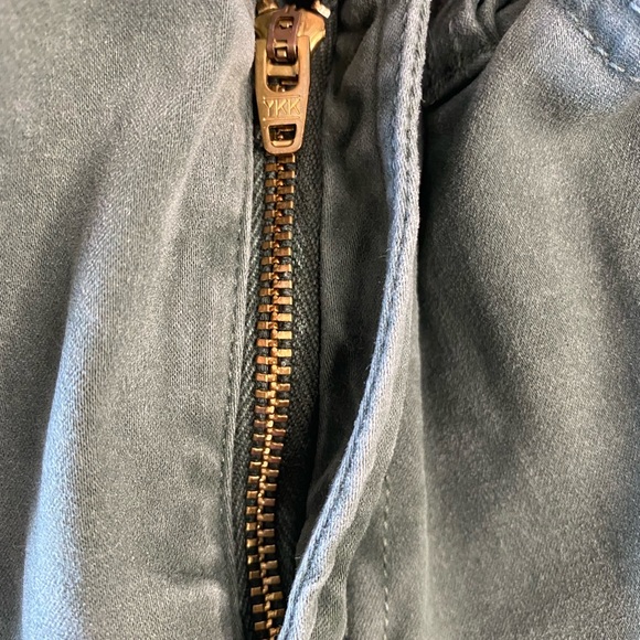 J.Crew Toothpick distressed army green pants. Size 27 - Picture 9 of 9